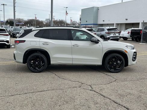 New 2026 Volkswagen Tiguan SE R-Line image 5