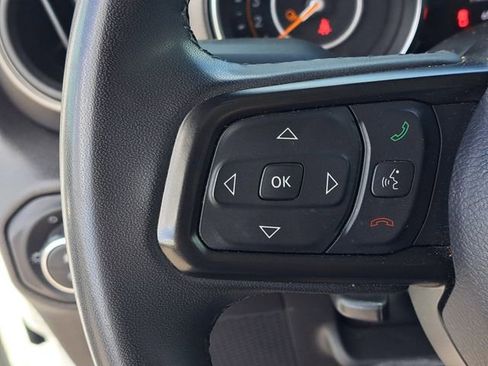 Used 2023 Jeep Gladiator Sport image 9