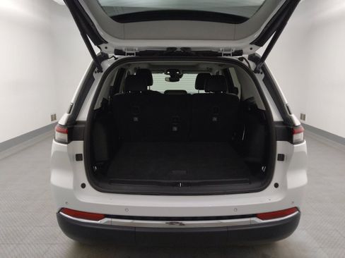 Used 2022 Jeep Grand Cherokee Limited AWD/4WD image 29