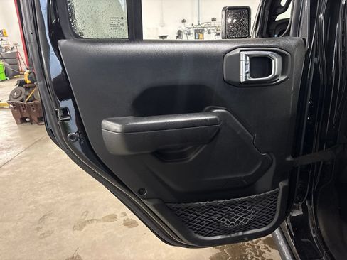 Used 2024 Jeep Wrangler Unlimited Rubicon 4xe AWD/4WD image 13