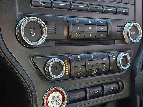 Used 2017 Ford Mustang Coupe image 23