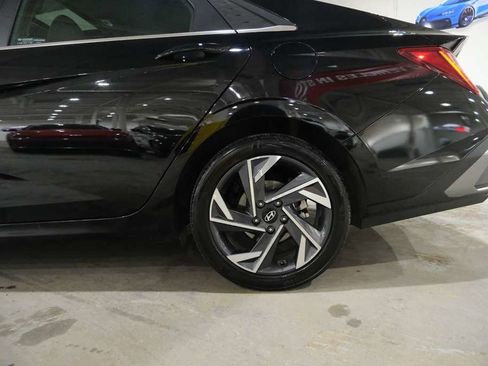 Used 2025 Hyundai Elantra SEL image 7