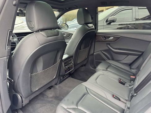 Used 2021 Audi Q8 Premium Plus w/ Premium Plus Package AWD/4WD image 39