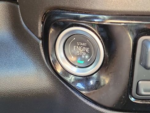 Used 2025 GMC Sierra 1500 SLT RWD image 10