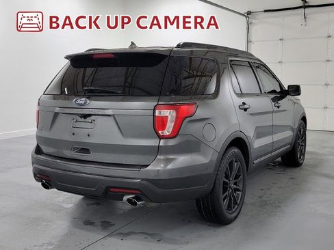 Used 2019 Ford Explorer XLT w/ Equipment Group 202A FWD image 9