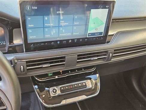 Used 2023 Lincoln Corsair AWD image 20