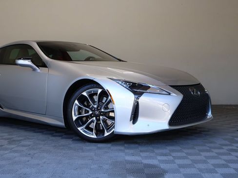 Used 2018 Lexus LC 500 Coupe w/ Sport Package RWD image 3