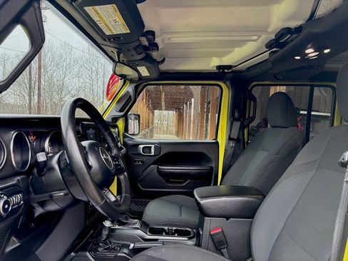 Used 2022 Jeep Wrangler Sport image 10