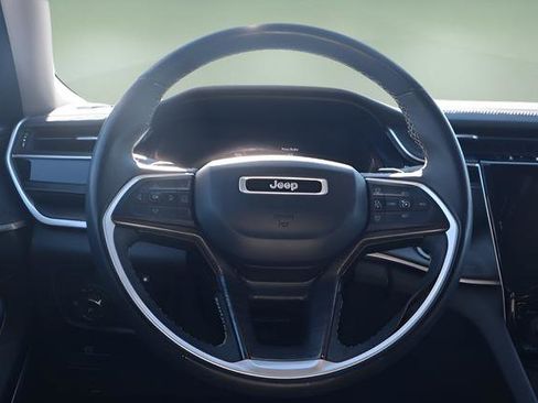 Used 2022 Jeep Grand Cherokee Limited 4xe image 10