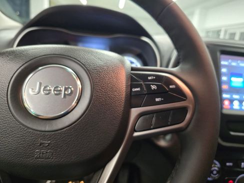 Used 2022 Jeep Cherokee Latitude Lux FWD image 19