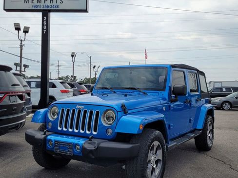 Used 2016 Jeep Wrangler Unlimited Sahara AWD/4WD image 8