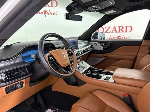Used 2024 Lincoln Aviator Black Label w/ Dynamic Handling Package AWD/4WD image 12