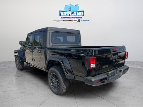New 2026 Jeep Gladiator Sport AWD/4WD image 3