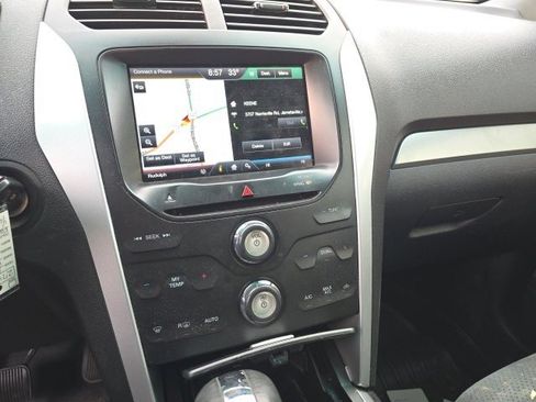 Used 2015 Ford Explorer XLT w/ Equipment Group 202B image 6