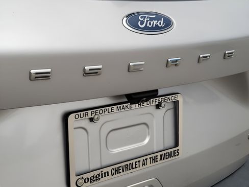 Used 2020 Ford Escape SE Sport image 32