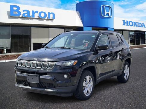 Used 2022 Jeep Compass Latitude w/ Convenience Group AWD/4WD image 2