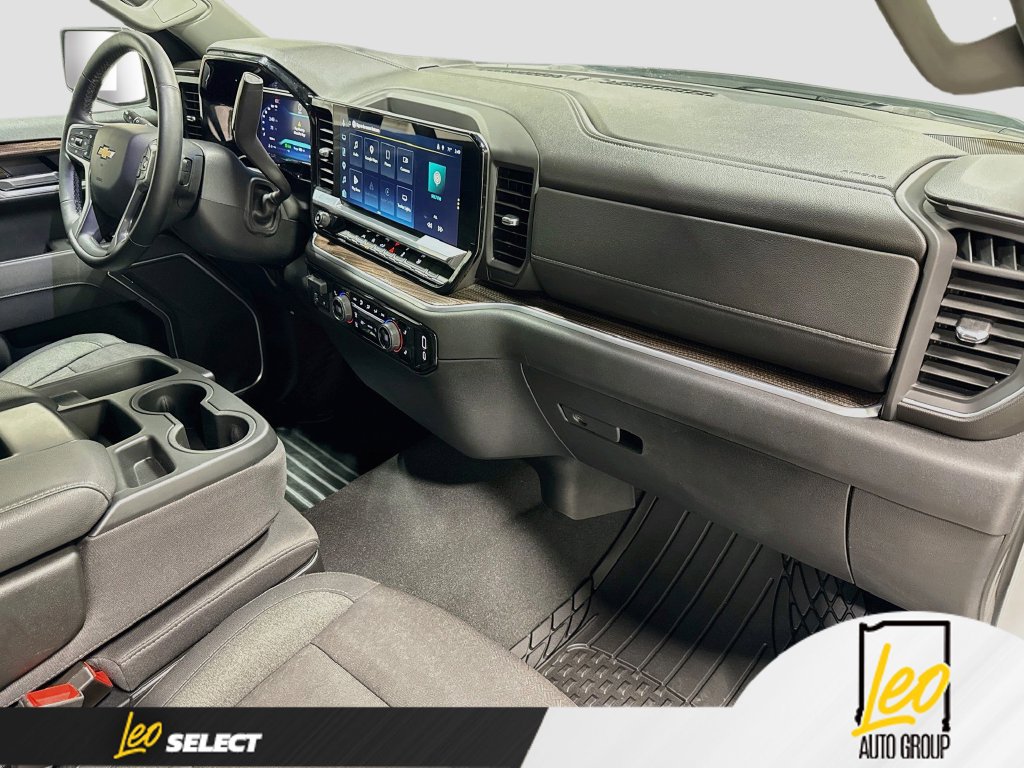 Used 2026 Chevrolet Silverado 1500 LT AWD/4WD image 32