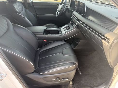 Used 2024 Hyundai Palisade Limited FWD image 13