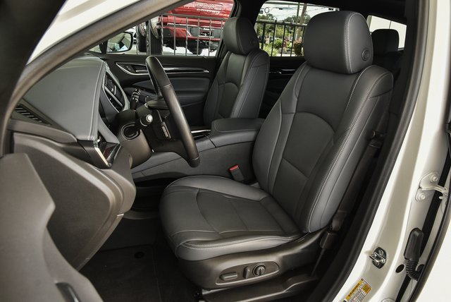 Used 2023 Buick Enclave Essence w/ Experience Buick Package FWD image 15