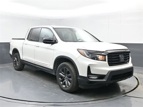 Used 2021 Honda Ridgeline Sport image 2