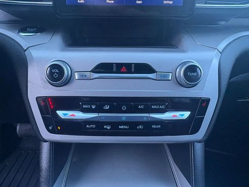 Used 2023 Ford Explorer XLT w/ Equipment Group 202A image 18