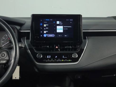 Used 2025 Toyota Corolla LE FWD image 22