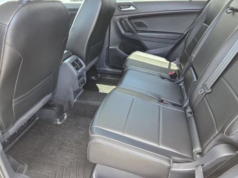 Used 2021 Volkswagen Tiguan SE w/ Panoramic Sunroof Package AWD/4WD image 26