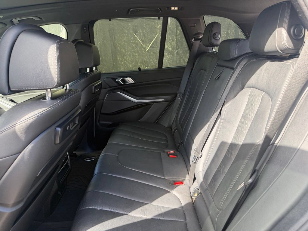 Used 2021 BMW X5 M50i w/ Executive Package AWD/4WD image 9