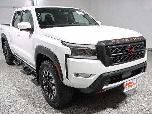 Used 2023 Nissan Frontier PRO-4X w/ Pro Convenience Package AWD/4WD image 5