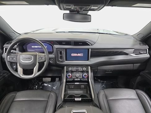 Used 2024 GMC Yukon XL Denali AWD/4WD image 10