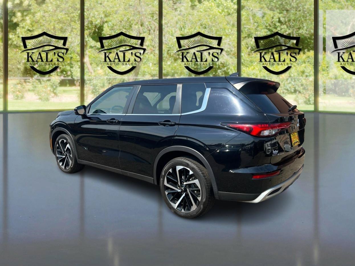 Used 2022 Mitsubishi Outlander SE AWD/4WD image 7