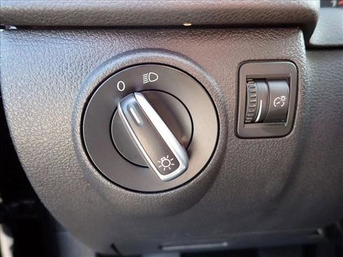 Used 2014 Volkswagen Tiguan S AWD/4WD image 11