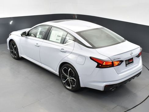 New 2025 Nissan Altima 2.5 SR image 48