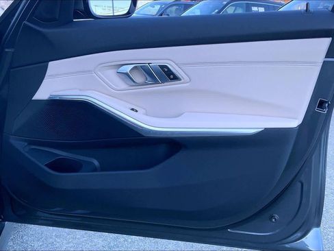 Used 2019 BMW 330i xDrive Sedan w/ M Sport Package image 23