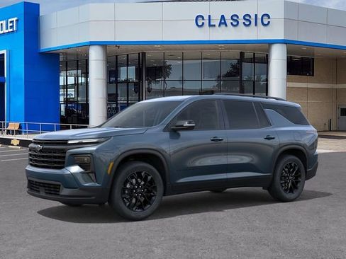New 2026 Chevrolet Traverse LT w/ Midnight/Sport Edition FWD image 2