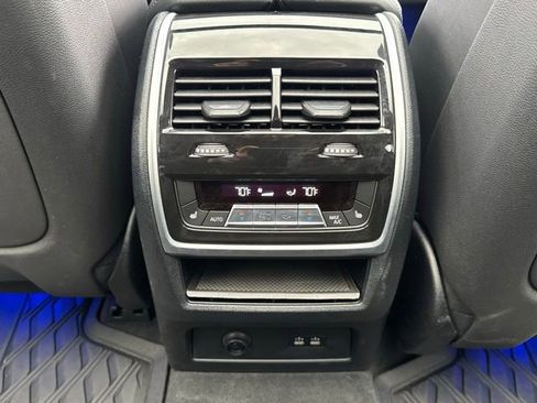 Used 2023 BMW X7 xDrive40i w/ Premium Package AWD/4WD image 35
