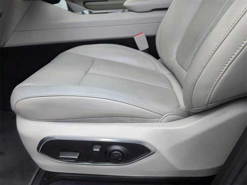 Used 2024 Jeep Wagoneer 4WD image 15