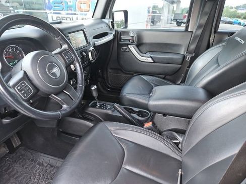 Used 2018 Jeep Wrangler Unlimited Rubicon w/ Cold Weather Group AWD/4WD image 3