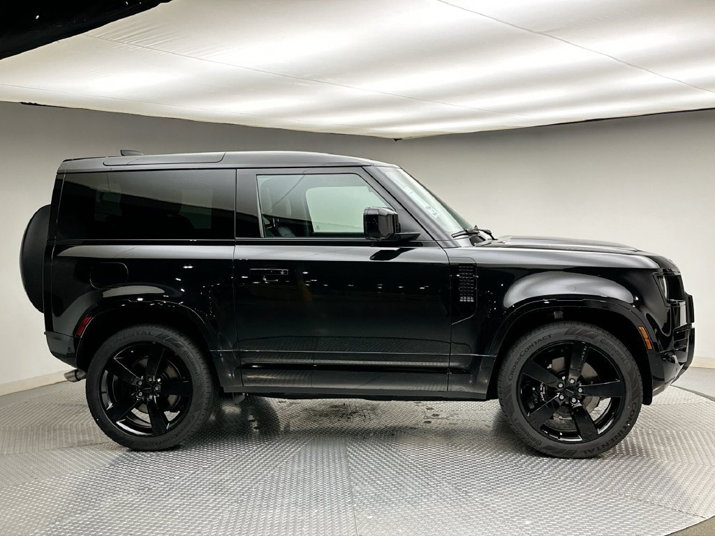 New 2026 Land Rover Defender 90 V8 AWD/4WD image 4