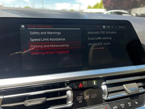 Used 2022 BMW 330e xDrive w/ Driving Assistance Package AWD/4WD image 38