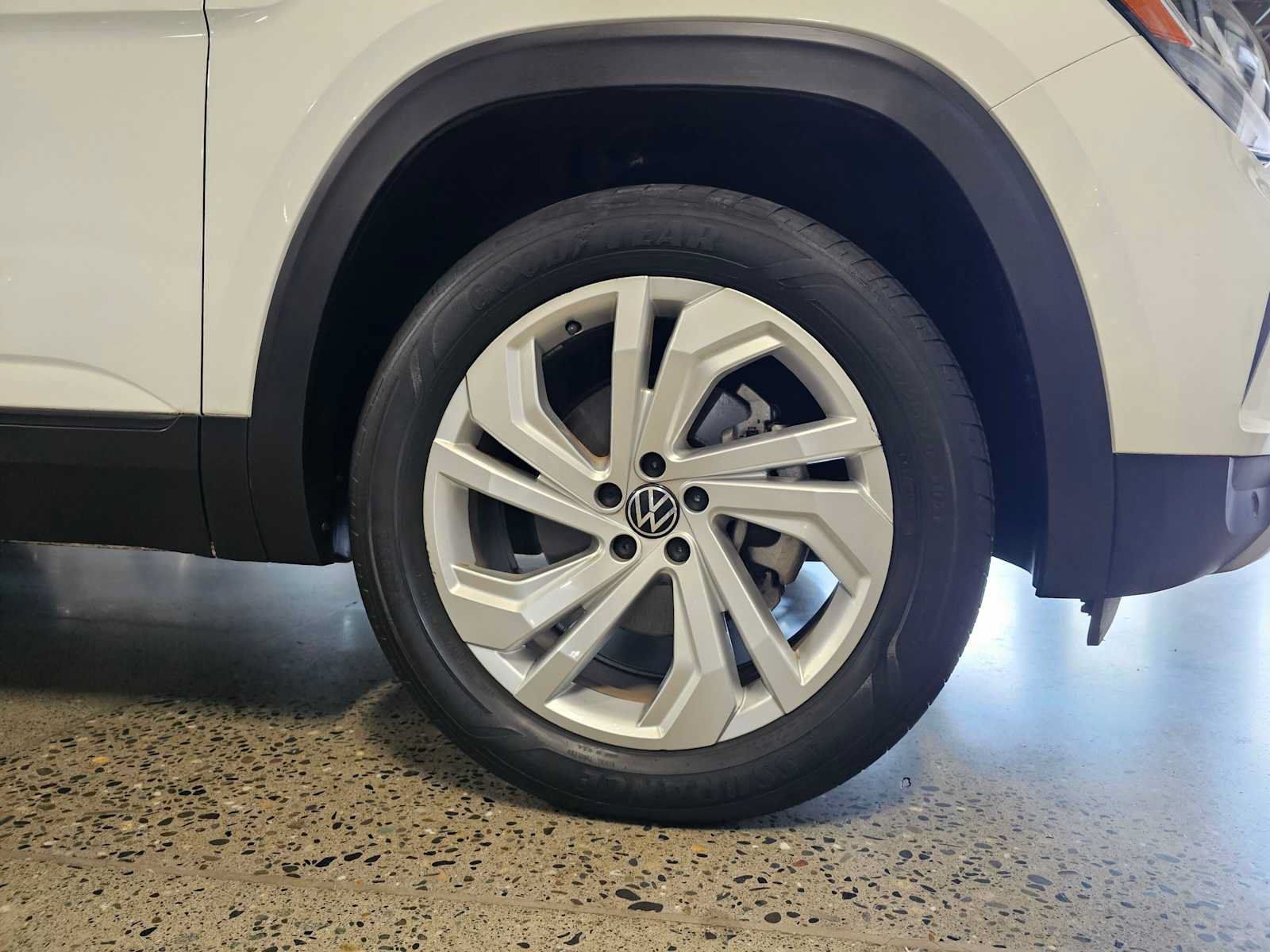Used 2023 Volkswagen Atlas SE w/ Panoramic Sunroof Package AWD/4WD image 9