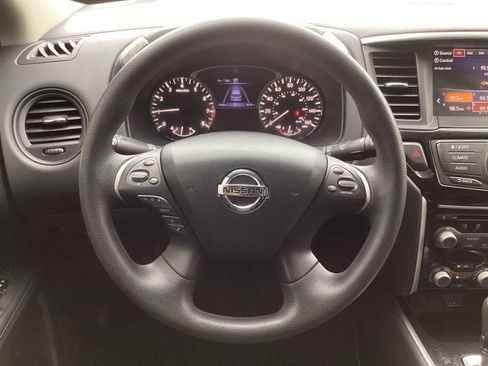 Used 2018 Nissan Pathfinder S AWD/4WD image 16
