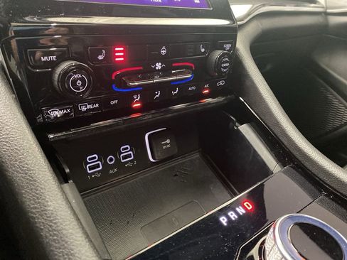 Used 2023 Jeep Grand Cherokee Altitude image 29