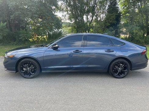 Used 2025 Honda Accord SE image 2