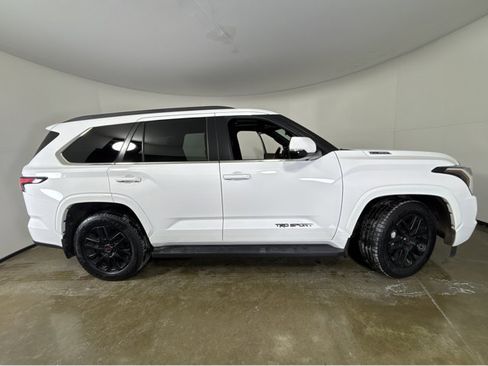 Used 2025 Toyota Sequoia SR5 image 24