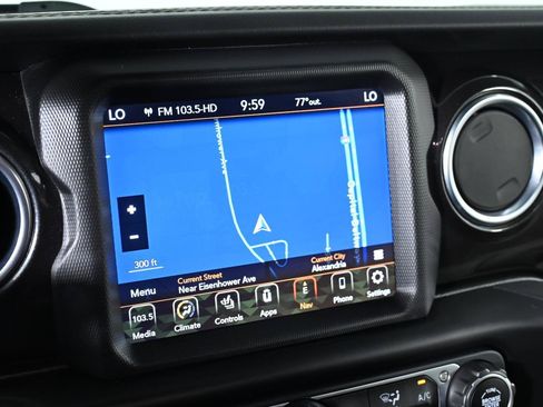 Used 2020 Jeep Wrangler Unlimited Sahara AWD/4WD image 13
