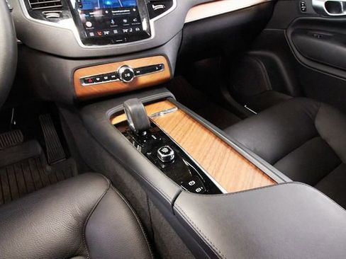 Certified 2024 Volvo XC90 T8 Plus w/ Protection Package Premier AWD/4WD image 9