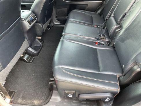 Used 2015 Toyota Highlander XLE image 14