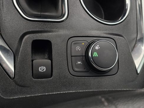 Used 2023 Chevrolet Traverse LT FWD image 22