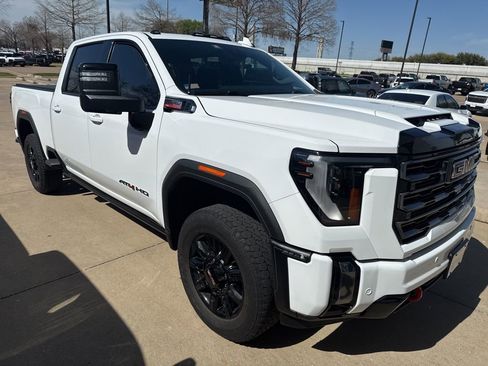 Used 2024 GMC Sierra 2500 AT4 w/ AT4 Premium Plus Package image 5